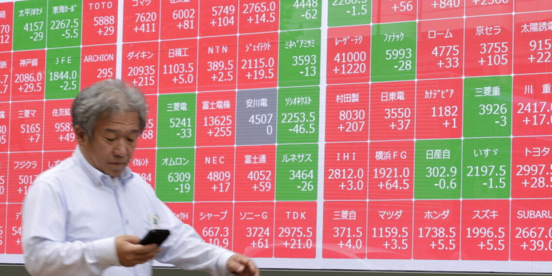 Borsa Tokyo in forte calo, Nikkei perde oltre il 4%