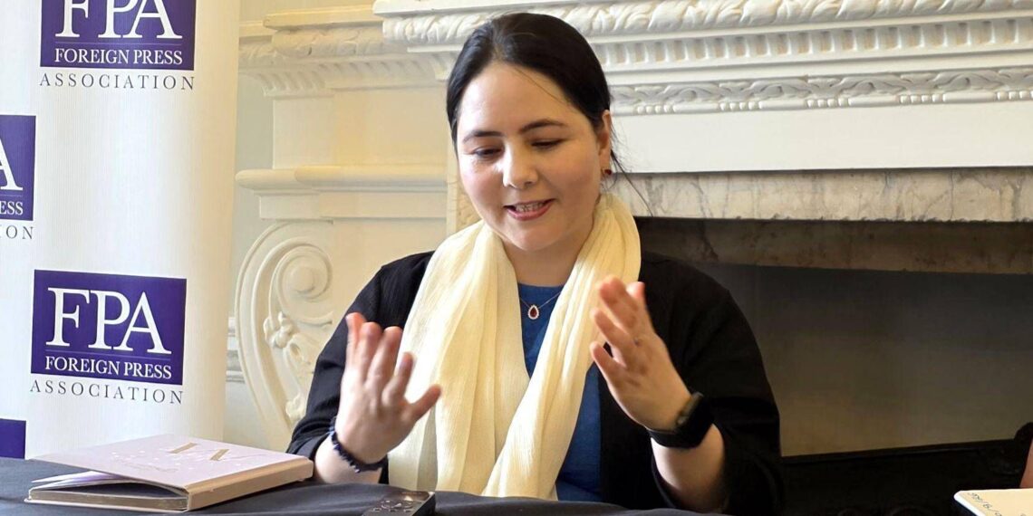Afghanistan, Zahra Joya: “Per noi donne è una prigione a cielo aperto, serve guerra civile tutta al femminile”