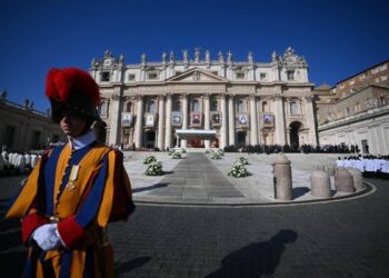 La salute dei Papi, da Giovanni Paolo I a Bergoglio: interventi, malattie e ricoveri degli ultimi pontefici