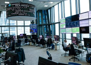 Lo spread risale a 120 punti, rendimenti dei Btp in crescita al 4,70%
