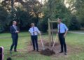 Italia-Germania, un albero per ognuno dei 75 anni delle relazioni diplomatiche: oggi piantata una quercia da Wadephul